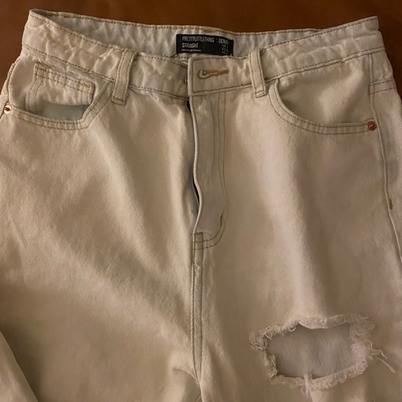 Pretty little thing white ripped mom jeans - Picture 5 of 6
